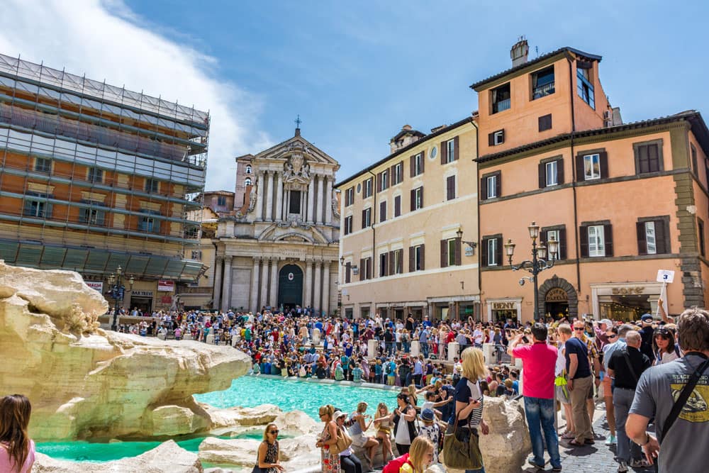 overtourism at the trevi fountain, rome