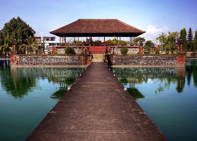 pura mayura temple, lombok